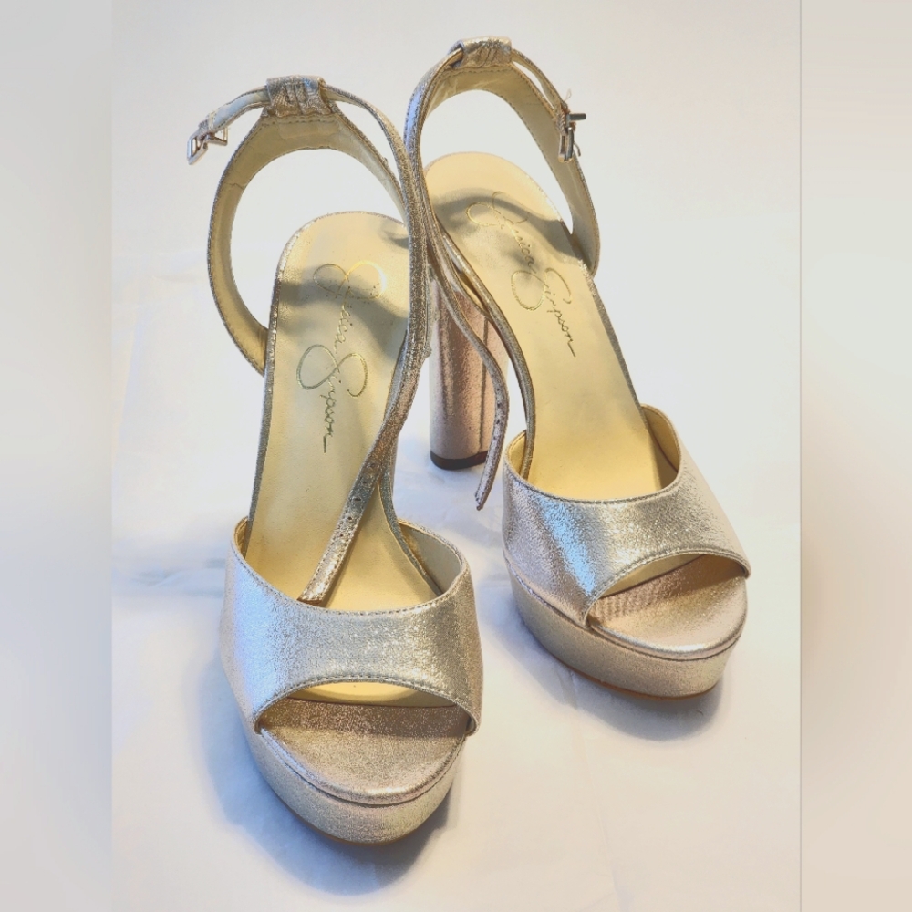 Jessica Simpson Champagne Gold Metallic Rhinestone Platform Pumps Womens size 8
